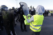 Protestos em França lançam o caos no país