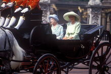 A princesa Diana com a Rainha Mãe