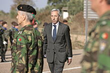 A investigação ao chefe de gabinete do ministro da Defesa prende-se com verbas das contas do consulado de São Paulo que não estariam bem contabilizadas