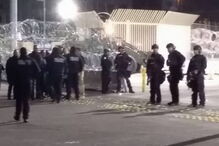 Estados Unidos encerram porto de San Ysidro para bloquear acesso a migrantes