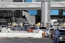 Estados Unidos encerram porto de San Ysidro para bloquear acesso a migrantes