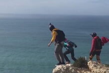 Paraquedista salta de arriba e morre na Nazaré	