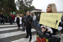 Alunos e pais na manifestação    