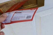 Cão recusa receber notificação postal