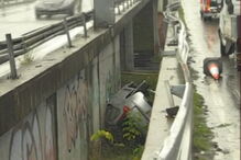 Carro despista-se e cai de viaduto de Braga 