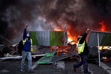 'Coletes amarelos' manifestam-se em Paris