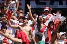 Autocarro do Boca Juniors apedrejado na chegada ao estádio do River Plate