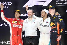 Hamilton fecha época de Fórmula 1 com triunfo na despedida de Alonso