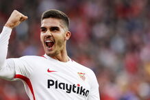 André Silva marca e isola Sevilha na liderança da Liga espanhola