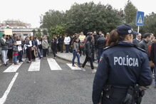 Protestos na EB 2,3 Mário de Sá Carneiro, em Camarate, Loures