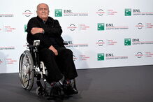 Morreu esta segunda-feira, aos 77 anos, o realizador italiano Bernardo Bertolucci