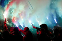 Nacionalistas ucranianos manifestam-se em frente ao escritório do Presidente da Ucrânia