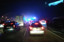 Carro incendeia-se no Túnel do Grilo