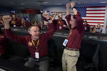 A celebração da equipa da NASA