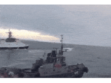 Navio Russo embate contra embarcação da marinha ucraniana