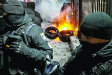 Ação russa contra navios ucranianos contestada em Kiev 