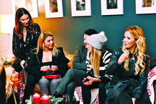 Agência reuniu famosos para celebrar a quadra natalícia   