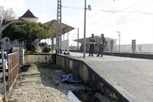 Corpo ficou estendido na estação durante quatro horas porque as três viaturas de recolha da PSP estão avariadas    