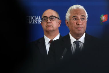 António Costa com o ex-ministro da Defesa, Azeredo Lopes, em 2017