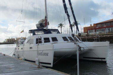 Cabo na hélice deixa veleiro em perigo em Portimão
