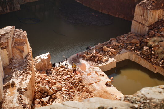 Marinha Portuguesa realiza operações de resgate em pedreira de Borba