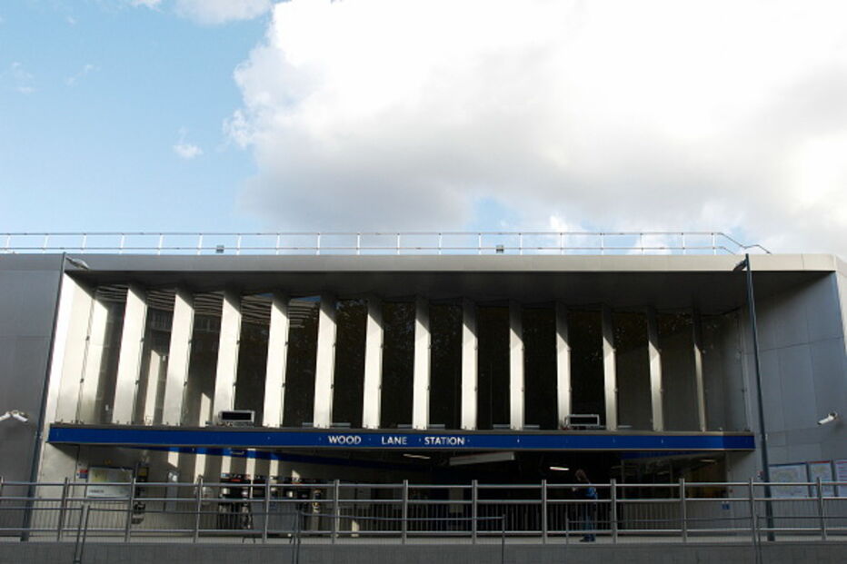 Estação de metro de Londres evacuada por suspeitas de bomba da Segunda Guerra Mundial