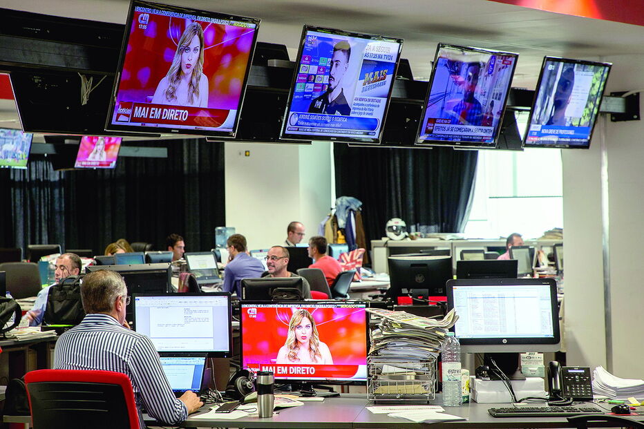 Audiência da CMTV em outubro ultrapassa a dos seus dois principais concorrentes - SIC Notícias e TVI24 - juntos  