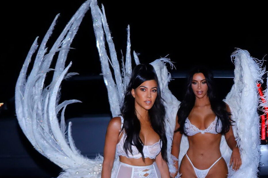 Irmãs brilham com peças sensuais e recriam desfile da Victoria’s Secret