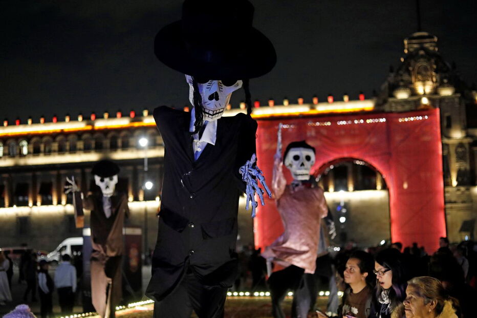 México comemora Dia dos Mortos em espírito de festa