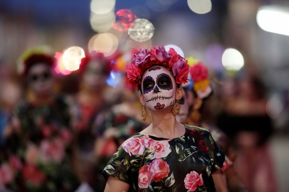 México comemora Dia dos Mortos em espírito de festa