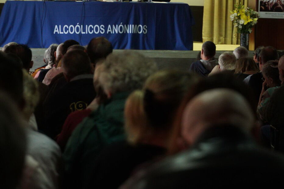 Reunião dos Alcoólicos Anónimos, em Fátima