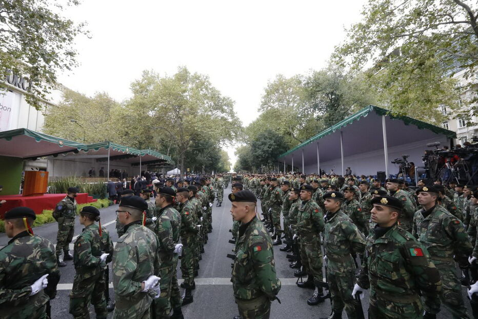 As imagens do maior desfile militar de sempre em Portugal