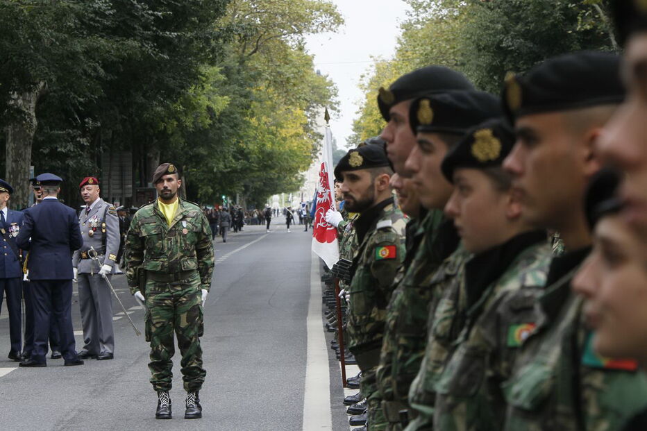 As imagens do maior desfile militar de sempre em Portugal