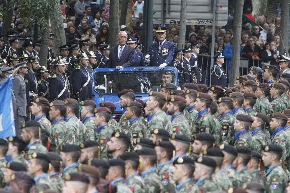 As imagens do maior desfile militar de sempre em Portugal