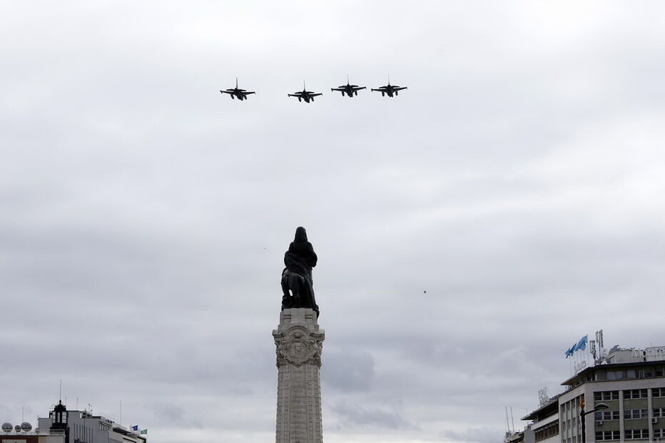 As imagens do maior desfile militar de sempre em Portugal