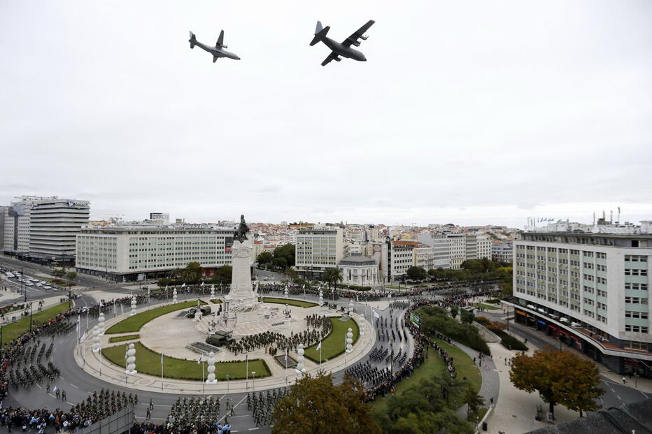 As imagens do maior desfile militar de sempre em Portugal