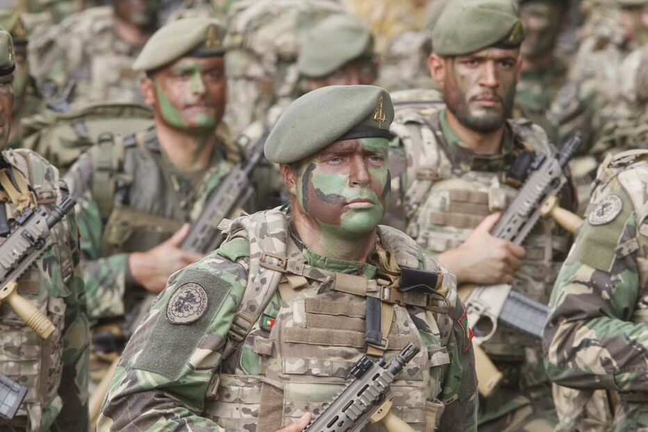 As imagens do maior desfile militar de sempre em Portugal