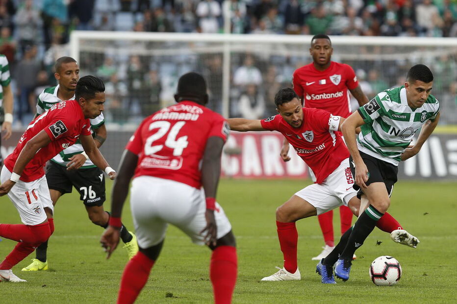 Jogo entre Santa Clara e Sporting