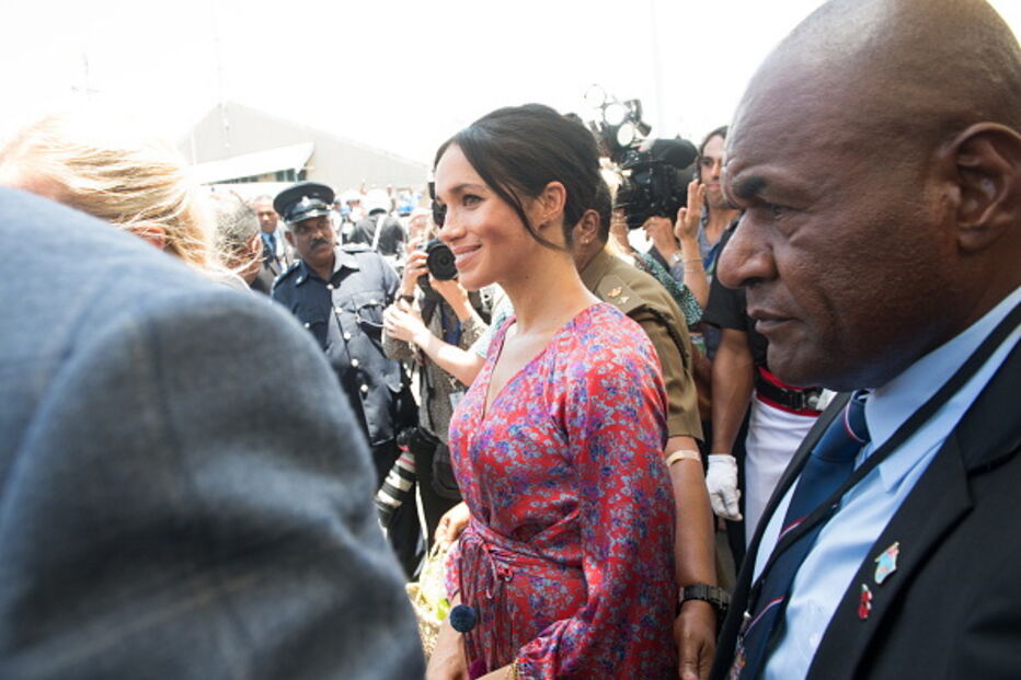 Meghan Markle deu nas vistas pelo guarda-roupa variado na viagem à Oceania