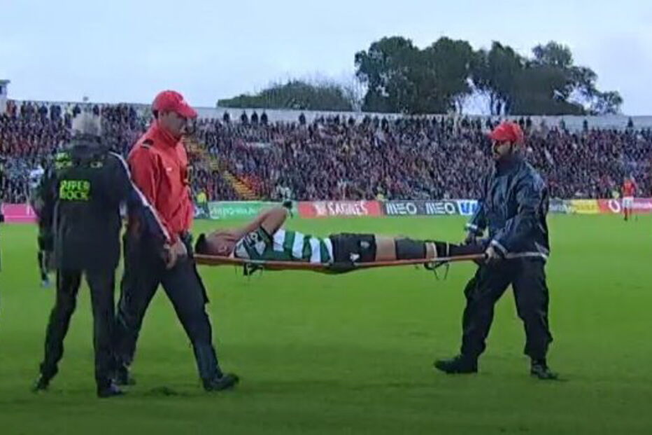 Battaglia saiu do jogo de maca