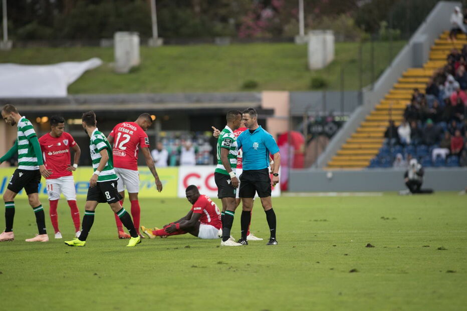 Jogo entre Santa Clara e Sporting