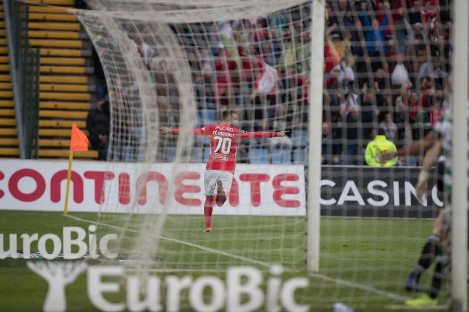 Jogo entre Santa Clara e Sporting