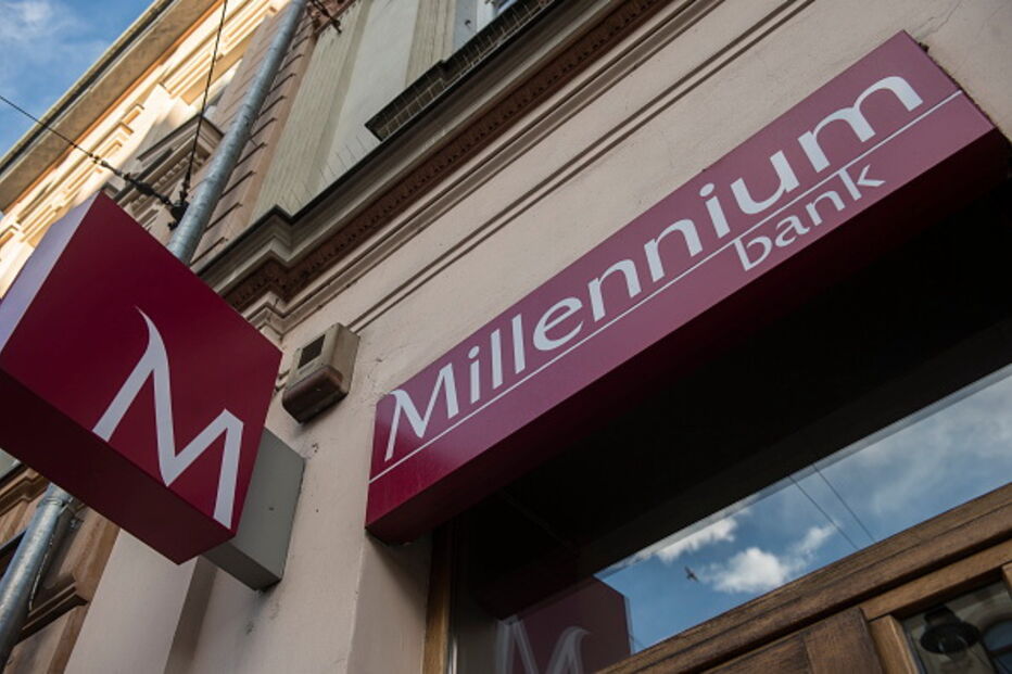 Banco detido pelo BCP acorda compra de participação no Eurobank