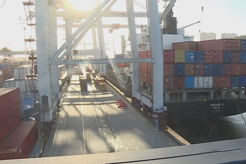 Derrame de ácido tóxico no Porto de Leixões