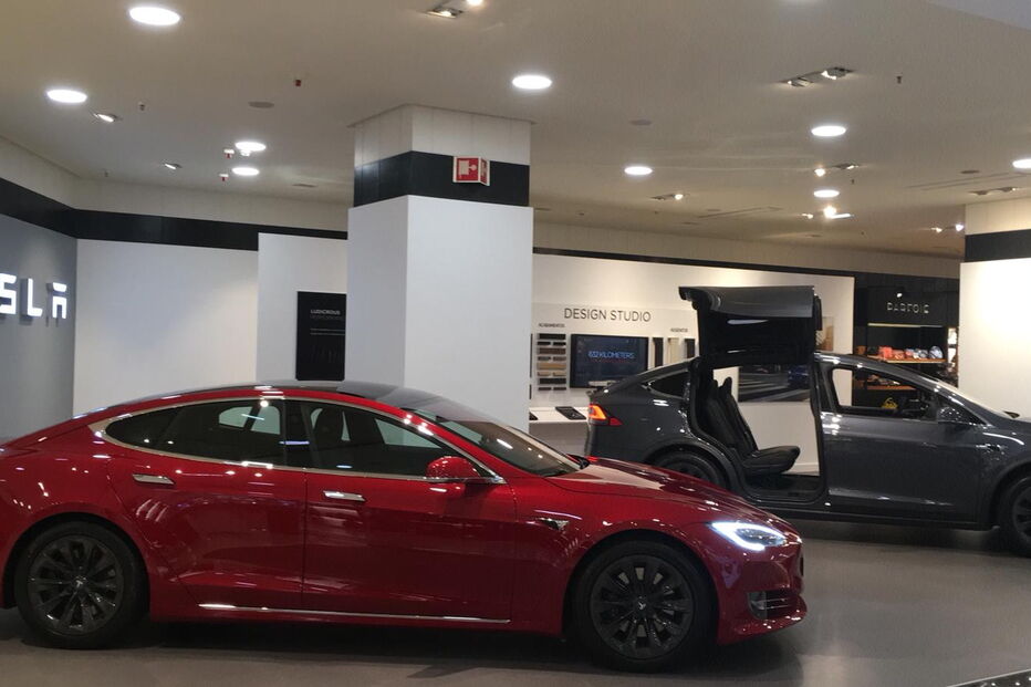 Tesla abre loja no El Corte Inglés de Gaia
