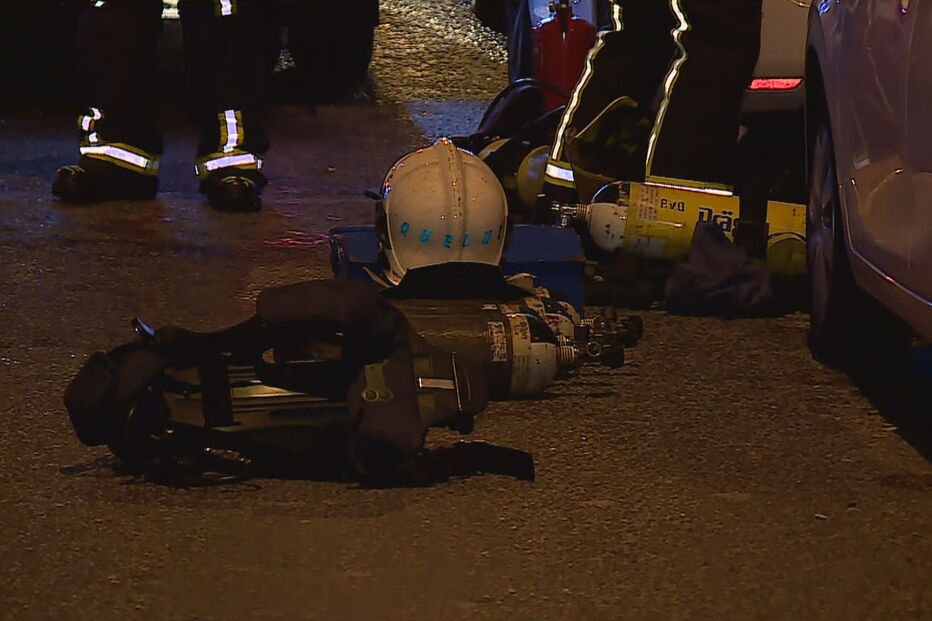 Incêndio deflagra em prédio de Queluz em Sintra