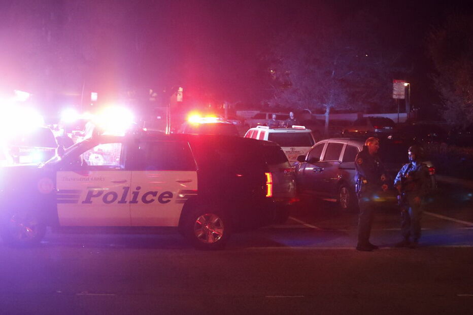Polícia entre os 12 mortos em tiroteio num bar na Califórnia