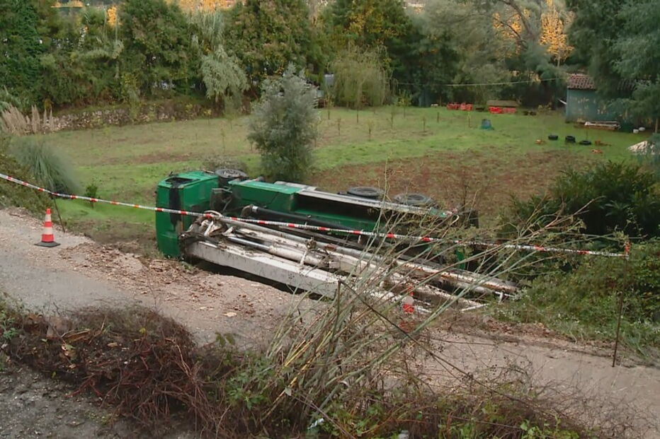 Despiste de camião faz um ferido grave em Penacova