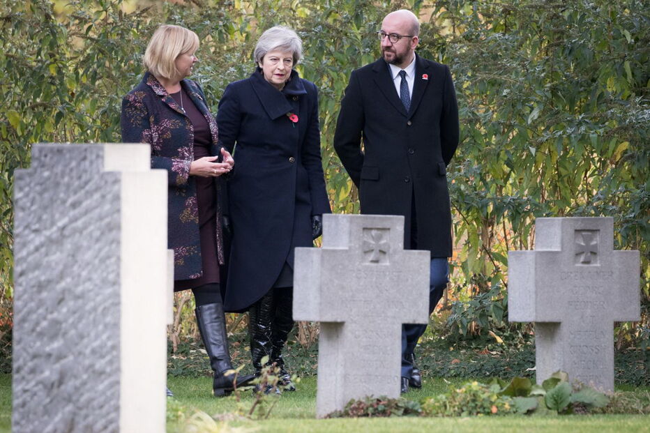 Theresa May e Charles Michel em cerimónia de homenagem a vítimas da I Guerra Mundial
