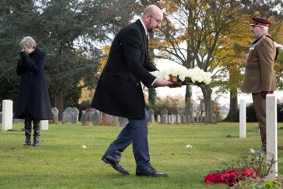 Theresa May e Charles Michel em cerimónia de homenagem a vítimas da I Guerra Mundial